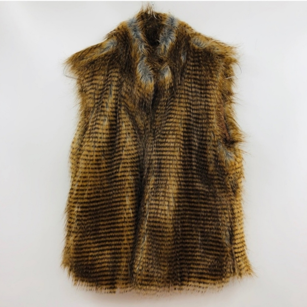 S.H. sz M faux fur vest